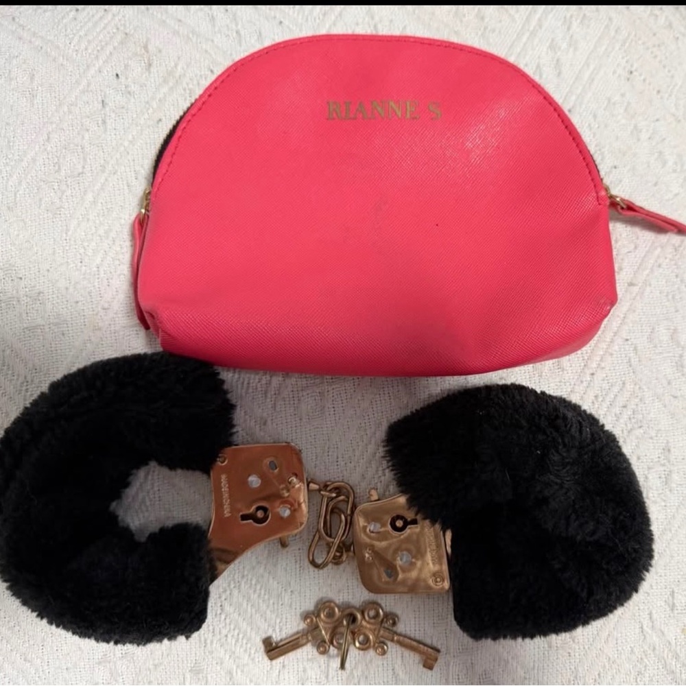 Black Handcuffs Fantasy Women's Accessory Set